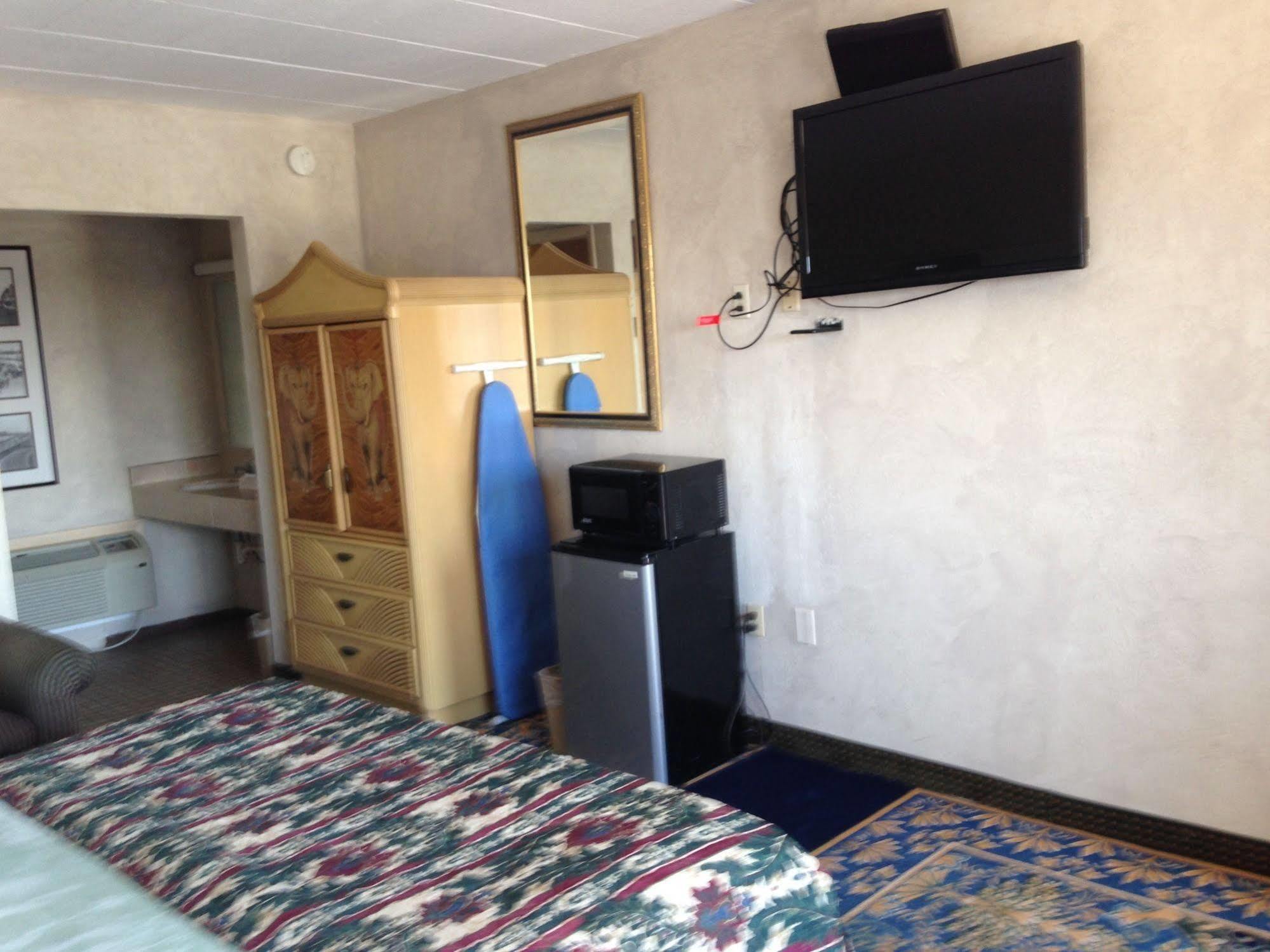 Super 8 By Wyndham Hazleton Motel Luaran gambar
